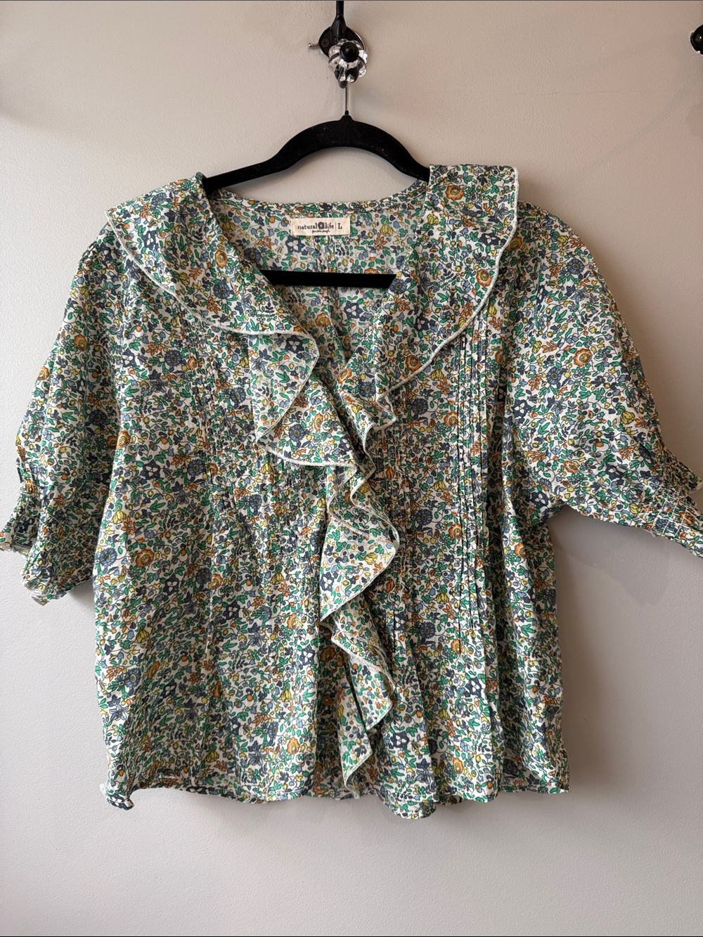 NATURAL LIFE Green Multi Floral Ruffle-Front Blouse cotton